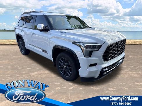 Used 2025 Toyota Sequoia Platinum AWD/4WD image 1