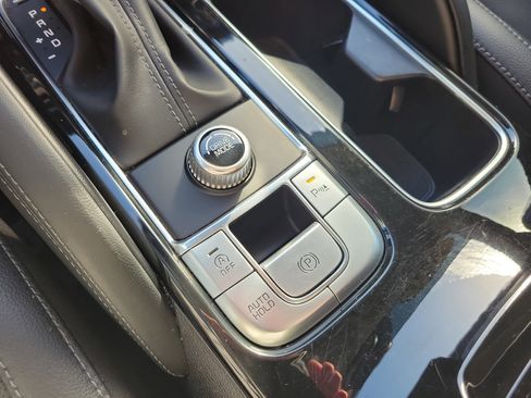 Certified 2023 Kia Telluride EX w/ EX Captain's Chair Package image 40