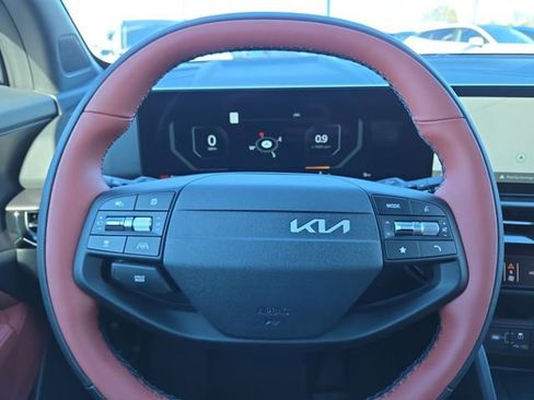 New 2026 Kia Sportage SX FWD image 9