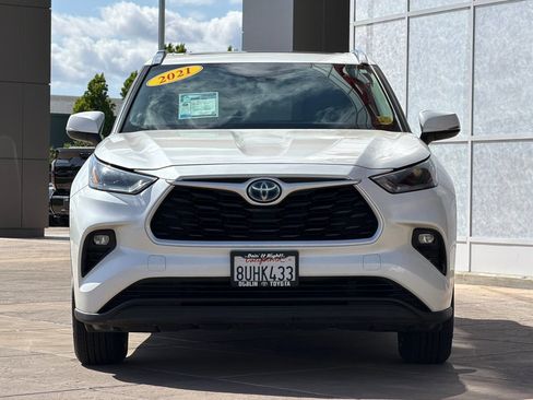 Used 2021 Toyota Highlander XLE AWD/4WD image 10