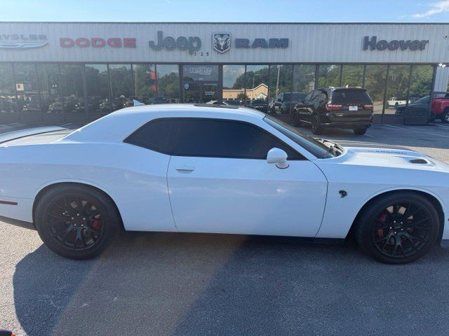 Used 2016 Dodge Challenger SRT Hellcat RWD image 3
