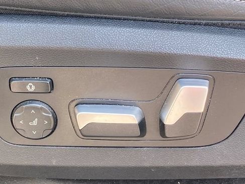 Used 2021 BMW X7 xDrive40i w/ Parking Assistance Package AWD/4WD image 18