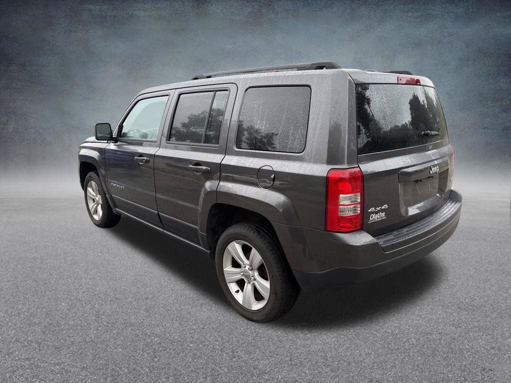 Used 2015 Jeep Patriot Latitude AWD/4WD image 4