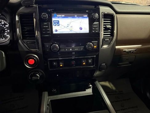 Used 2017 Nissan Titan Platinum Reserve image 19