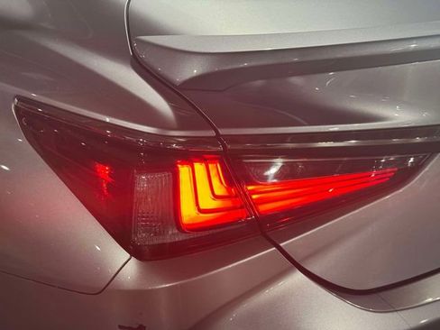 Certified 2023 Lexus ES 350 w/ Premium Package FWD image 14