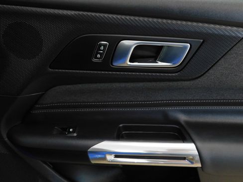 Used 2025 Ford Mustang GT RWD image 91