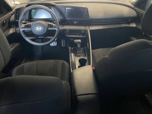 Used 2025 Hyundai Elantra Sport FWD image 11