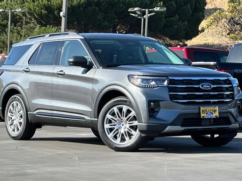 New 2026 Ford Explorer Active w/ Active Comfort Package AWD/4WD image 2