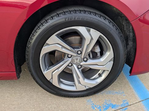 Certified 2018 Honda Accord EX-L image 32