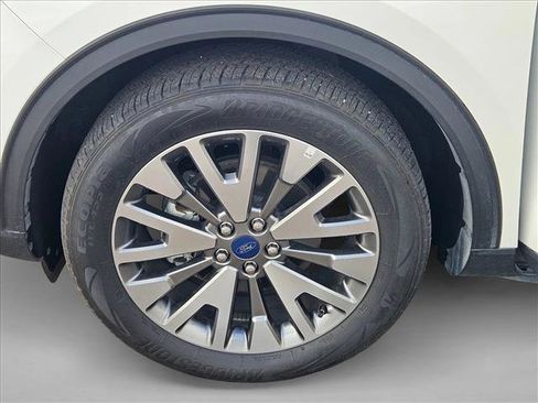 Used 2022 Ford Escape Titanium w/ Class II Trailer Tow Package image 26