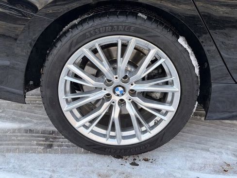 Used 2023 BMW 330i xDrive Sedan w/ Premium Package image 7