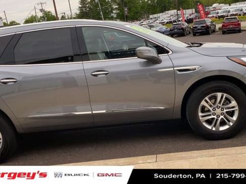 Used 2020 Buick Enclave Essence w/ Sound and Sites Package FWD image 11