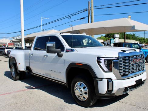 Used 2024 GMC Sierra 3500 Denali w/ Denali Reserve Package AWD/4WD image 2