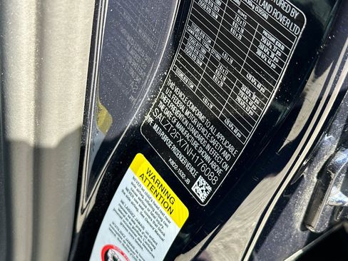 Used 2022 Land Rover Range Rover Evoque R-Dynamic S image 35