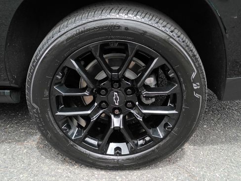 Certified 2023 Chevrolet Suburban High Country AWD/4WD image 31