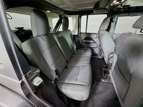 Used 2021 Jeep Wrangler Unlimited Sahara w/ LED Lighting Group image 25