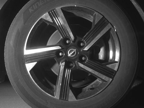 Used 2025 Nissan Sentra SV FWD image 16