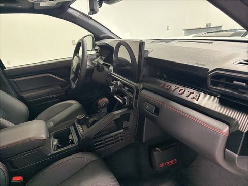 Used 2025 Toyota Tacoma TRD Pro image 39