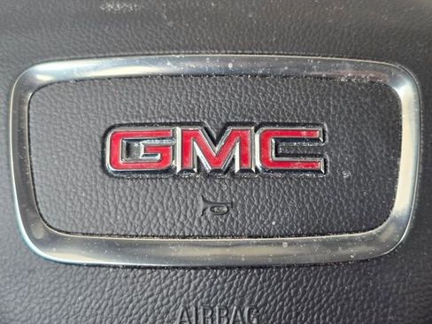 Used 2018 GMC Terrain SLE w/ Driver Convenience Package FWD image 10