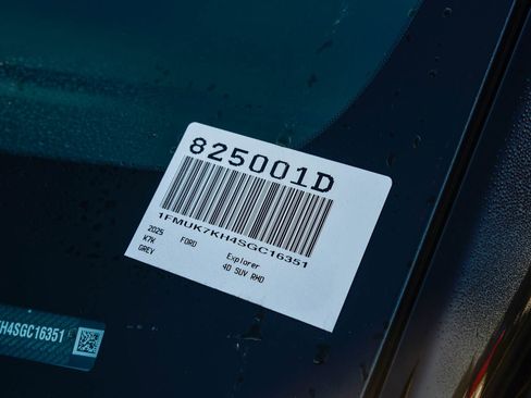 Used 2025 Ford Explorer ST-Line w/ Premium Package image 29