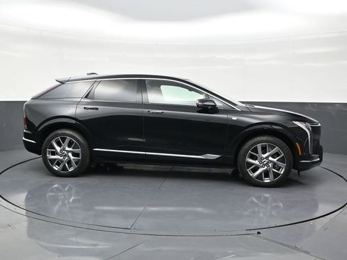 Used 2025 Cadillac Optiq Luxury 1 image 6