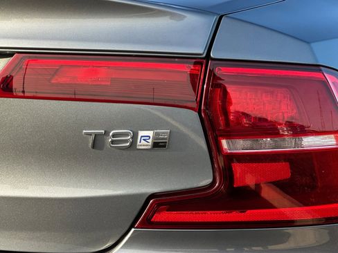 Used 2020 Volvo S90 T8 Inscription w/ Advanced Package image 32