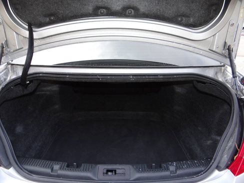 Used 2013 Lincoln MKS AWD image 32