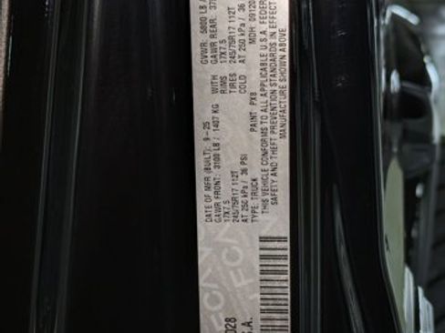 Used 2025 Jeep Gladiator Sport image 24