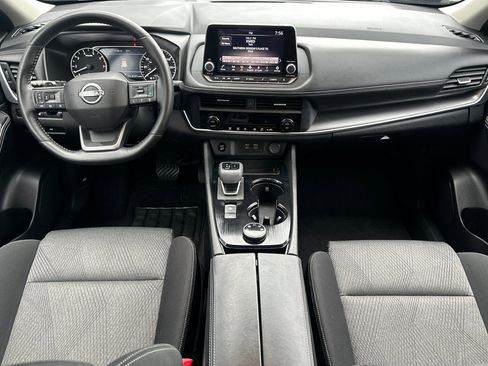 Used 2025 Nissan Rogue SV image 14