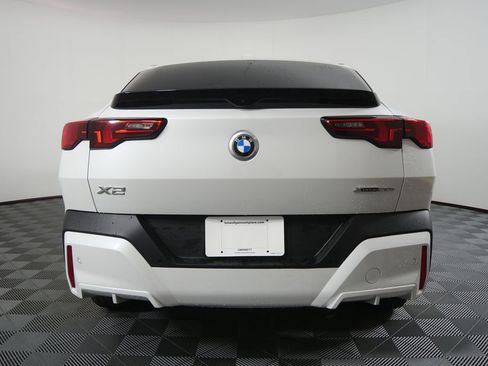 Certified 2026 BMW X2 xDrive28i AWD/4WD image 4