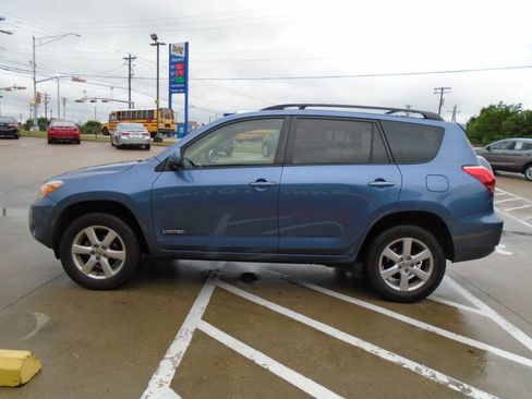 Used 2008 Toyota RAV4 Limited FWD image 4