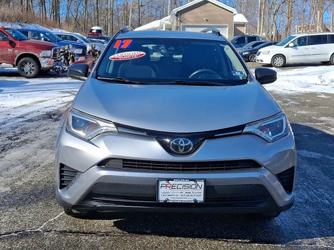 Used 2017 Toyota RAV4 LE AWD/4WD image 2