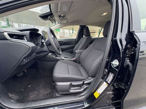 Used 2025 Toyota Corolla LE image 22