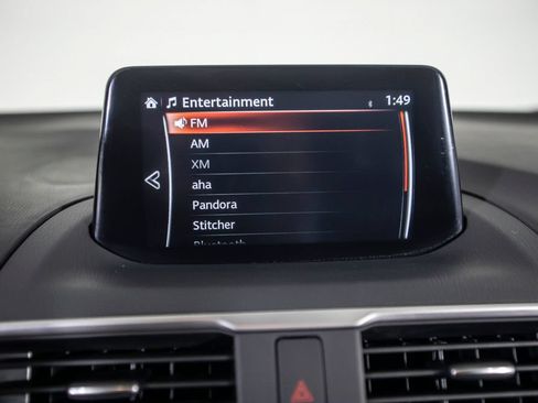 Used 2018 MAZDA MAZDA3 Touring FWD image 28