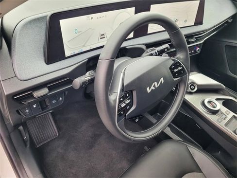 Used 2024 Kia EV6 Light image 24