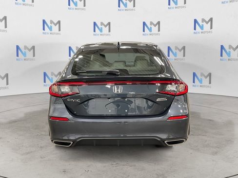 Used 2024 Honda Civic Sport Touring image 4