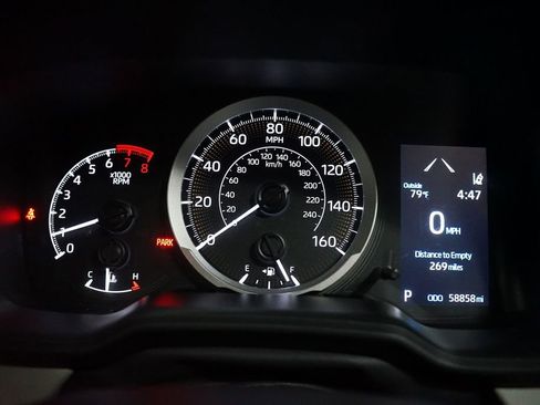 Used 2022 Toyota Corolla LE FWD image 18