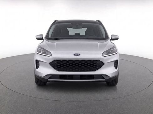 Used 2020 Ford Escape SE FWD image 2