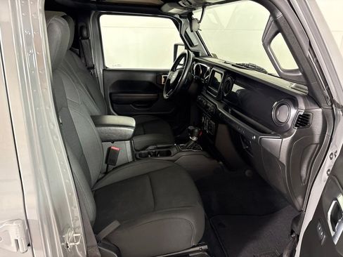 Used 2022 Jeep Wrangler Unlimited Sport AWD/4WD image 15