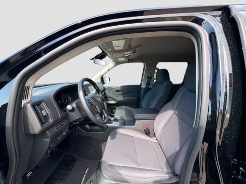 Used 2025 Nissan Frontier S AWD/4WD image 19