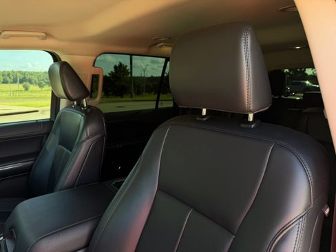 Used 2023 Ford Expedition XLT AWD/4WD image 14