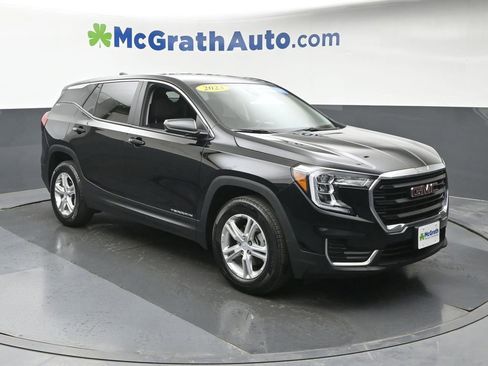 Used 2023 GMC Terrain SLE FWD image 2