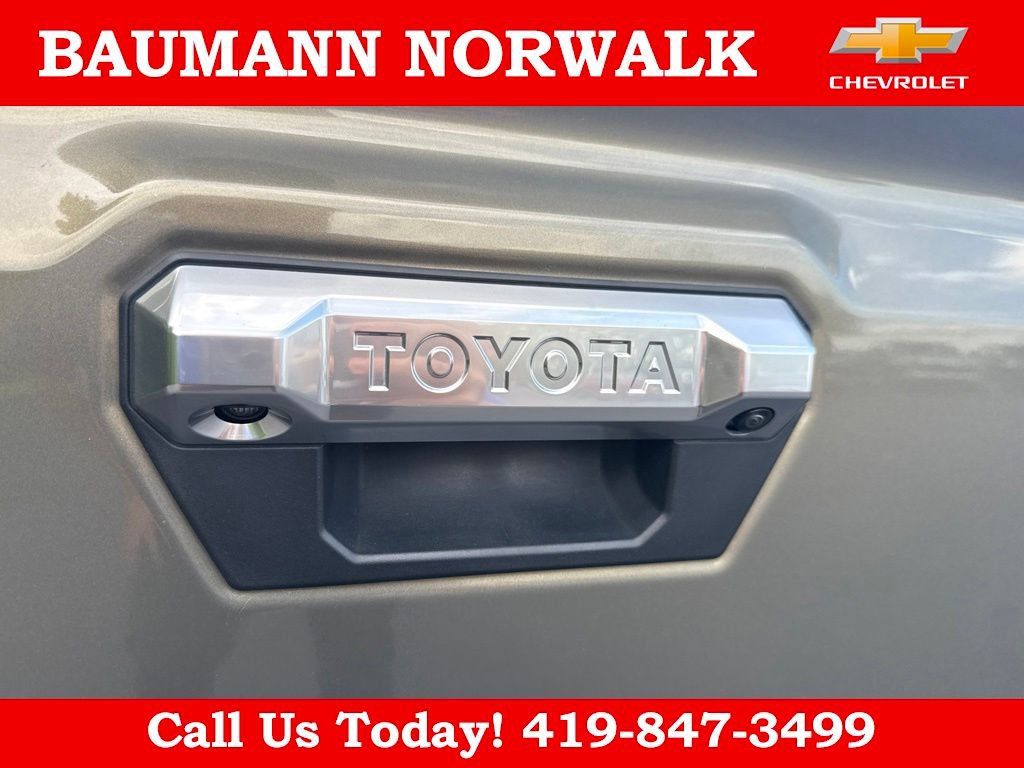Used 2025 Toyota Tacoma Limited AWD/4WD image 14