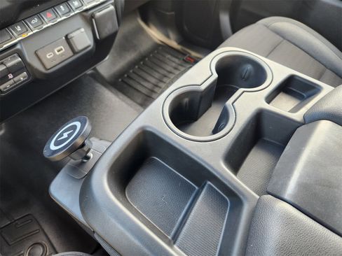 Used 2024 Chevrolet Silverado 2500 Custom w/ Custom Convenience Package image 22