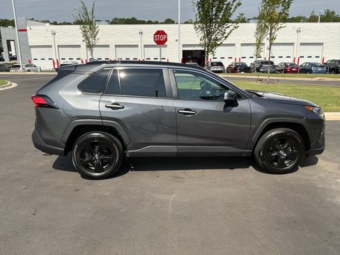 Used 2021 Toyota RAV4 XLE AWD/4WD image 11