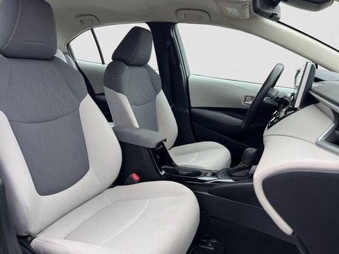 Used 2021 Toyota Corolla LE FWD image 15
