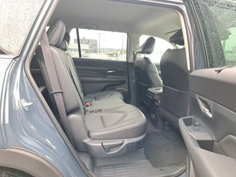 Used 2024 Toyota Grand Highlander XLE image 15