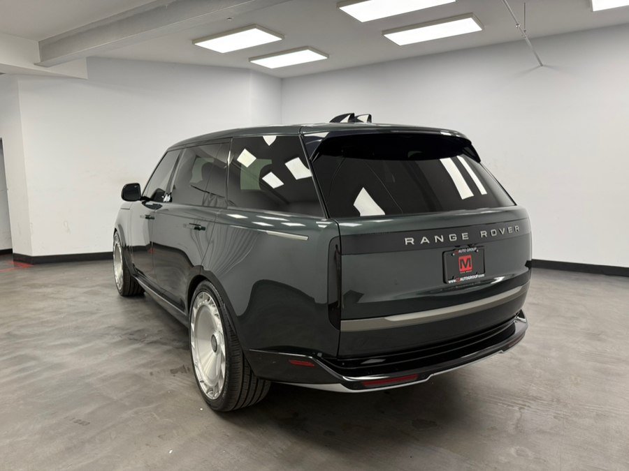 Used 2023 Land Rover Range Rover Long Wheelbase SE AWD/4WD image 13
