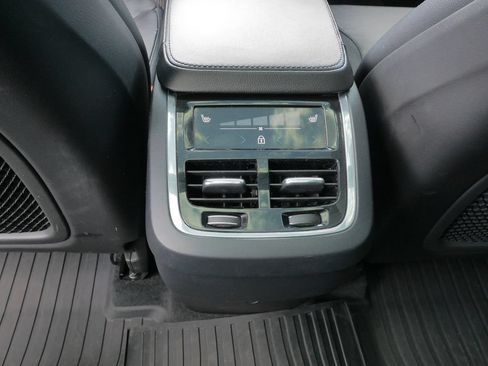 Used 2020 Volvo XC90 T5 Momentum w/ Protection Package AWD/4WD image 21
