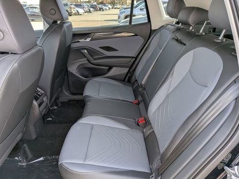 New 2026 Volkswagen Tiguan SE image 15